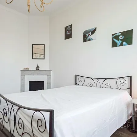 Apartment Charming Retro-chic Flat At The Heart Of / Juan-les-pins